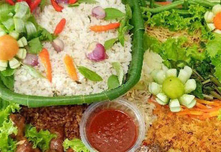 Nikmati Kelezatan Padang di Tengah Keramaian Cilacap
